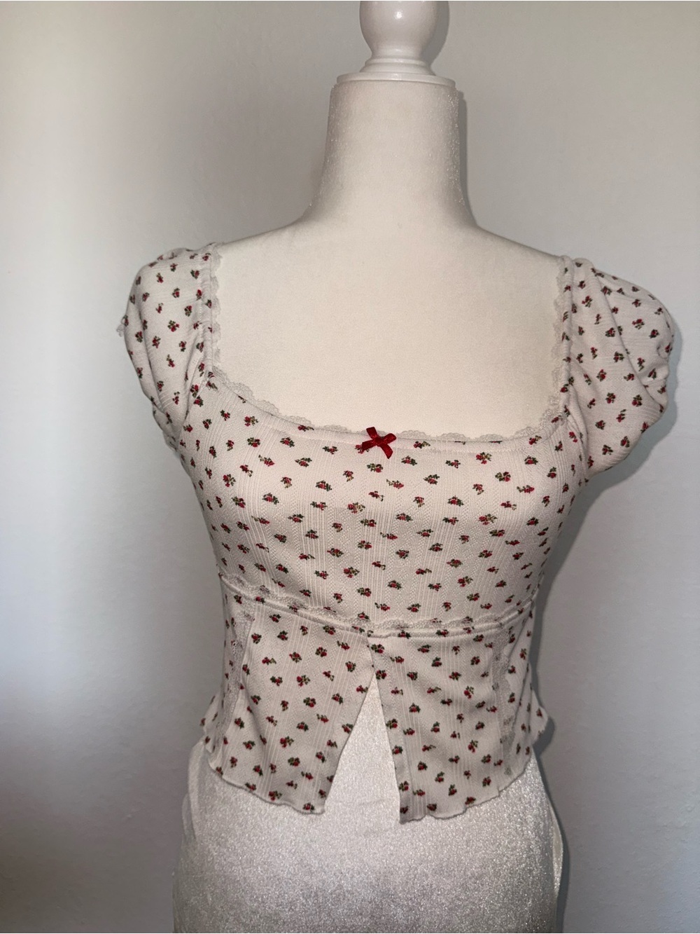 195. Cream Floral Square-Neck Puff Sleeve Top